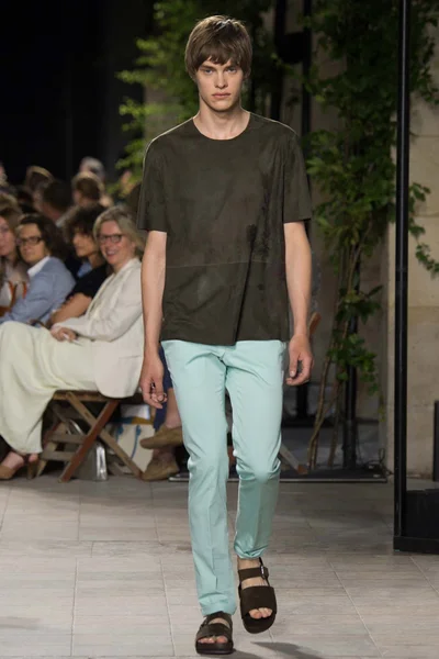 Look 5